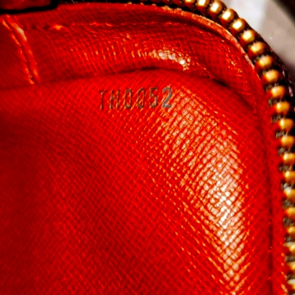 Louis Vuitton Danube Crossbody Bag DATE STAMPED TH0052 w/COA - Picture 3 of 13